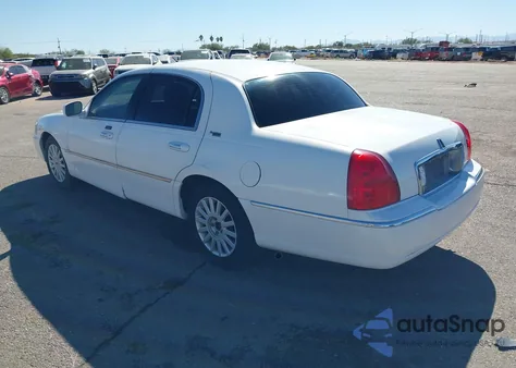 2006 Lincoln Town Car Signature Limited из США, поврежденный, VIN 1LNHM82V86Y622494